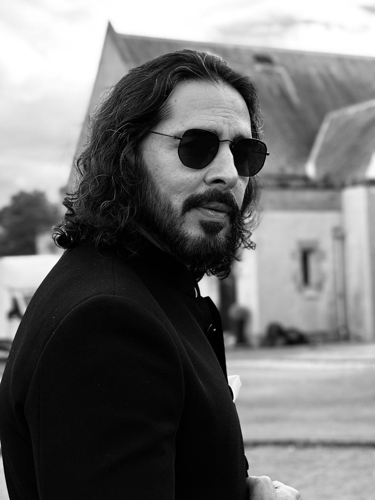 Wishing the OG chocolate boy Dino Morea a very happy and blessed birthday.  