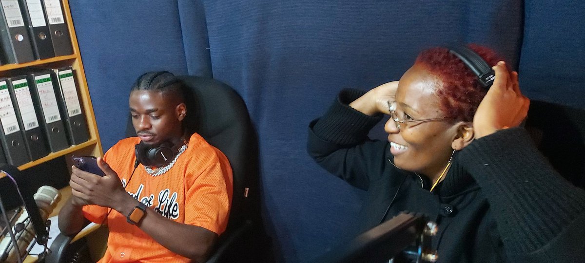 DembeFm's tweet photo. Grenade official ye presenter wolwaleero mu program mubeezi
#fridayvide https://t.co/8dtCoq4QD4