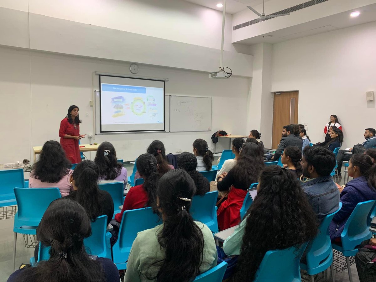 gilienv's tweet photo. I’ve taught @rstats4ds at @MRC_LMB & @CR_UK but never in #India!
A pleasure2visit the lovely @IIITDelhi for #InnoHEALTH, teaching #DataScience to Clinicians with @innovatiocuris @Tavpritesh!
Gr8 meeting data enthusiasts @sgrhindia @YashodaHospital @Sicklecell_cg! https://t.co/QdHU30f5w8
