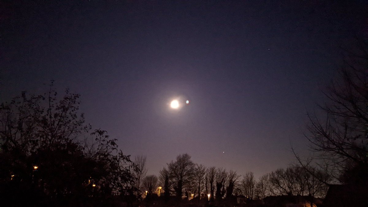 A wise man once said...
We all ❤️ Fridays but let's show some love to Monday as without that pivotal step on the ladder we wouldn't get to enjoy today...that wise man was me 😂 #HappyFriday #snow #enjoylife