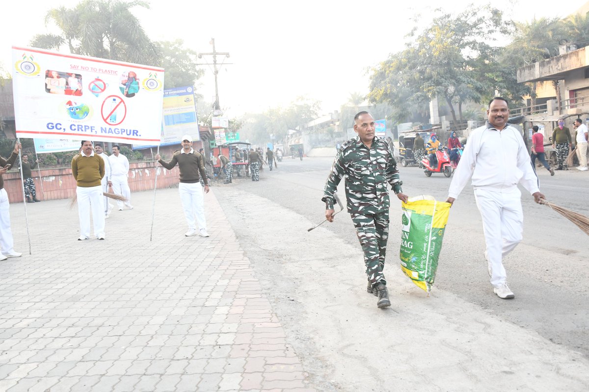#safaiabhiyan was carried out by GC CRPF Nagpur in area of Digdoh, Lata Mangeshkar hospital &amp; Priyadarshini Mahavidyalay under guidance of Sh P R Jambholkar DIGP, Sh G D Pandharinath(Cmdt). All officers &amp; personnel participated &amp; spread a msg of cleanliness in society <a href="/WSCRPF2016/">WESTERN SECTOR CRPF</a>