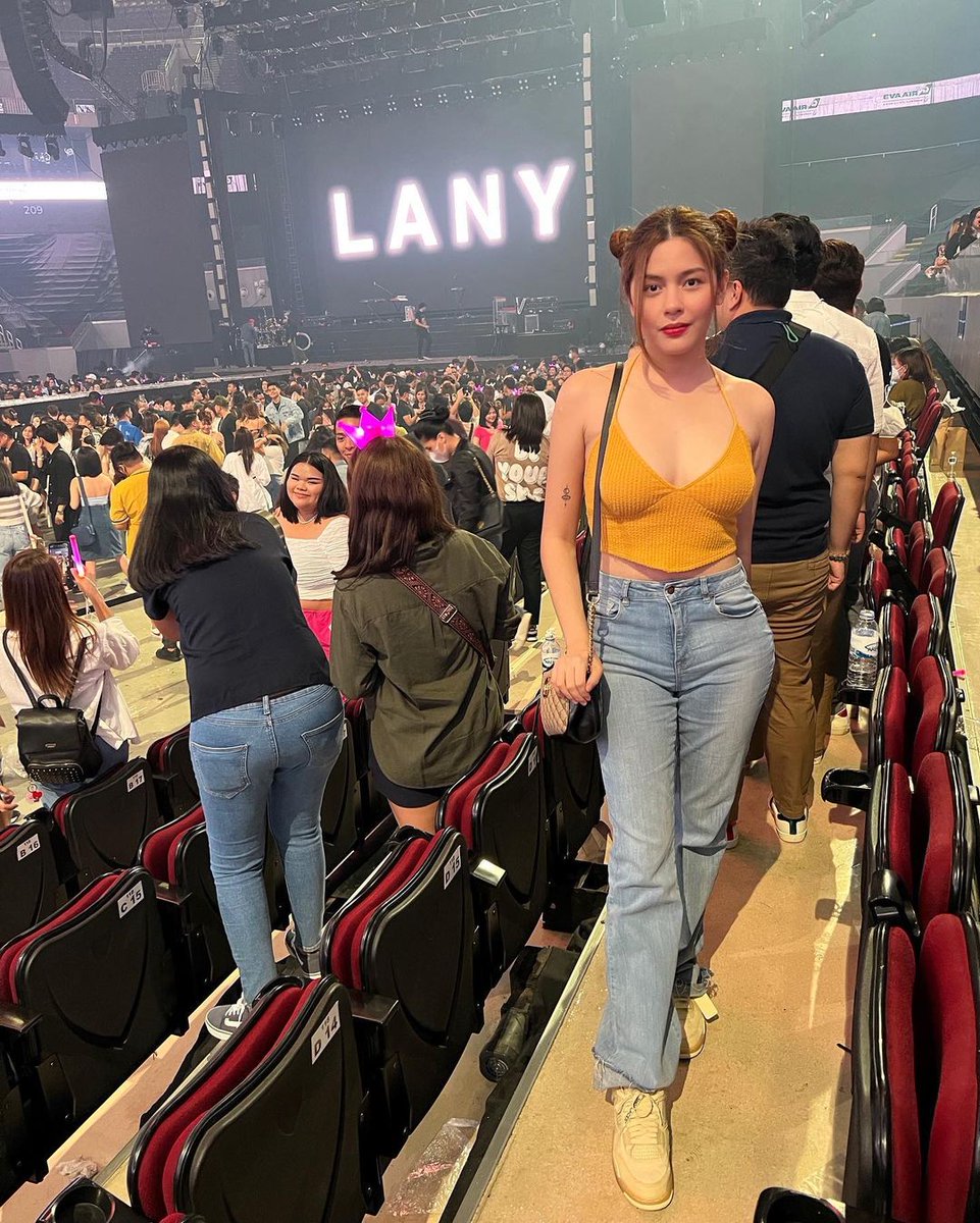 alexaperry42's tweet photo. Fan girl mode, Activated! 😍 https://t.co/ziK6aCQuoH