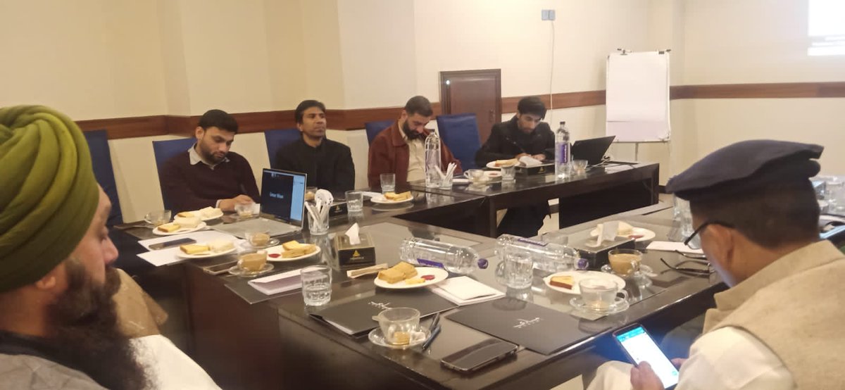 musawiofficial's tweet photo. Musawi in collaboration with National Commission on Human Rights is currently conducting a 'Consultative Meeting with Religious Minorities on Marriage Rights in Khyber Pakhtunkhwa' in Peshawar. 

#marriagerights #minorityrights #kpk #musawi #equality https://t.co/6558ePd2dk
