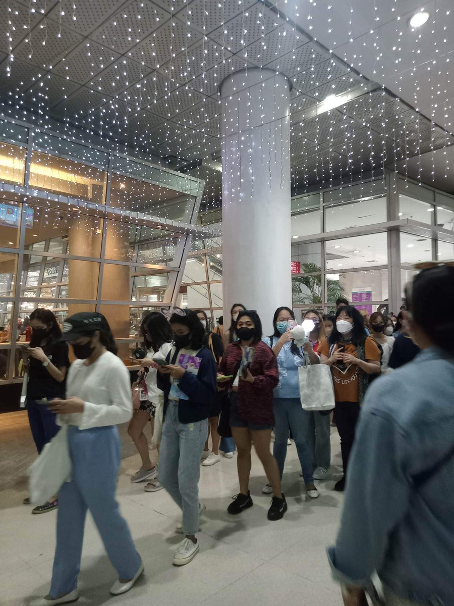 ostdph's tweet image. Ged Ad tix holders are now lining up for #BeYou2inManila 

Presented by @neuwave_events