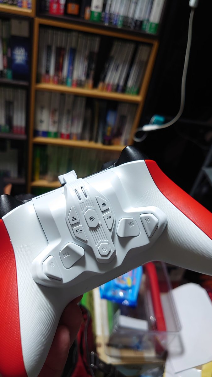 FF1186656088's tweet photo. どうしても白が欲しかったので、海外通販で!かっこよー #armorxpro https://t.co/1EAnIhz3D1
