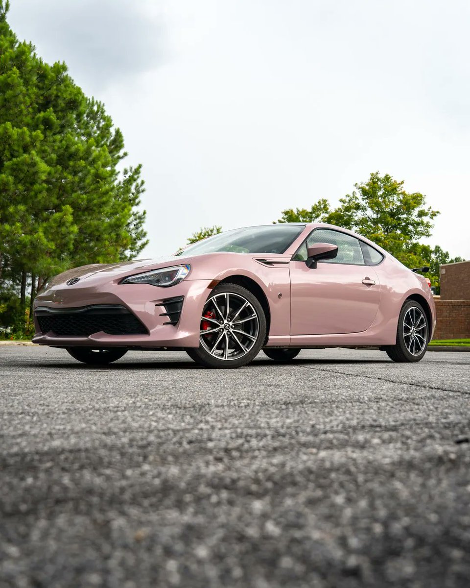 ngdigitalas's tweet photo. Nydelig farge - Hexis Cinder Rose Metallic Gloss #HX20437B. 
#hexis #hexissverige #hexisgraphics #hexisamericas #skintac #hexiswrap #carwrap #vehiclewrap #vinylwrap #fullwrap #carwrap #bilfoliering #helfoliering #hx20000 #hx30000 #ToyotaGT86 https://t.co/HxvyjcE4bF https://t.co/CkJ4i0xJCB