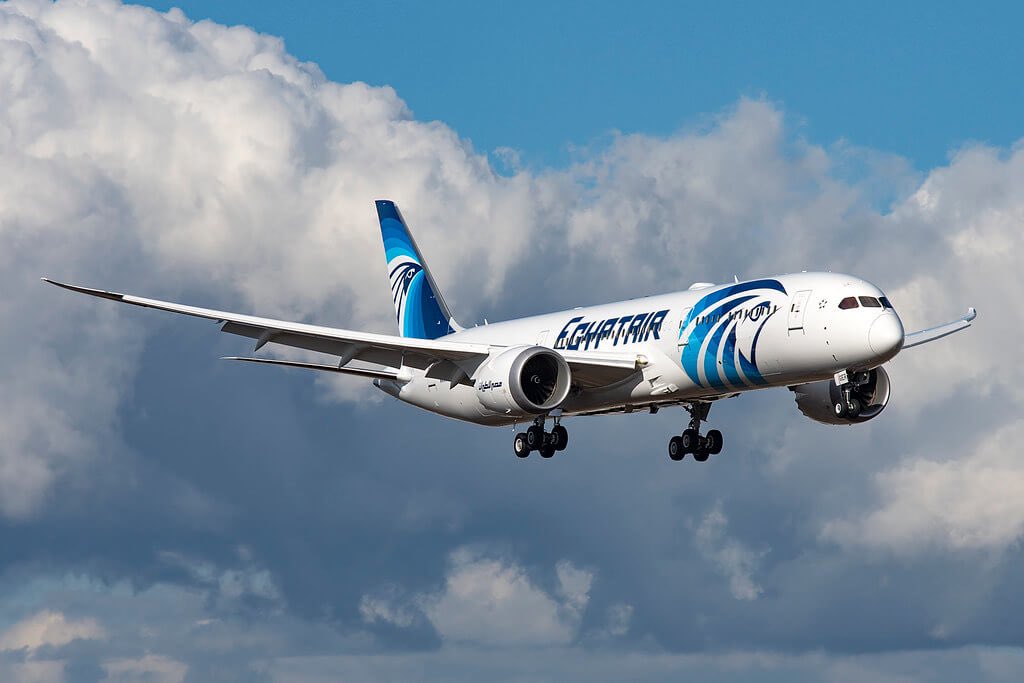 ⚠️🇪🇬 La aerolínea <a href="/EGYPTAIR/">EGYPTAIR</a> operará mañana un vuelo charter entre El Cairo y Barcelona con un Boeing 787-9 de 309 plazas. Llegada estimada a las 09:20.