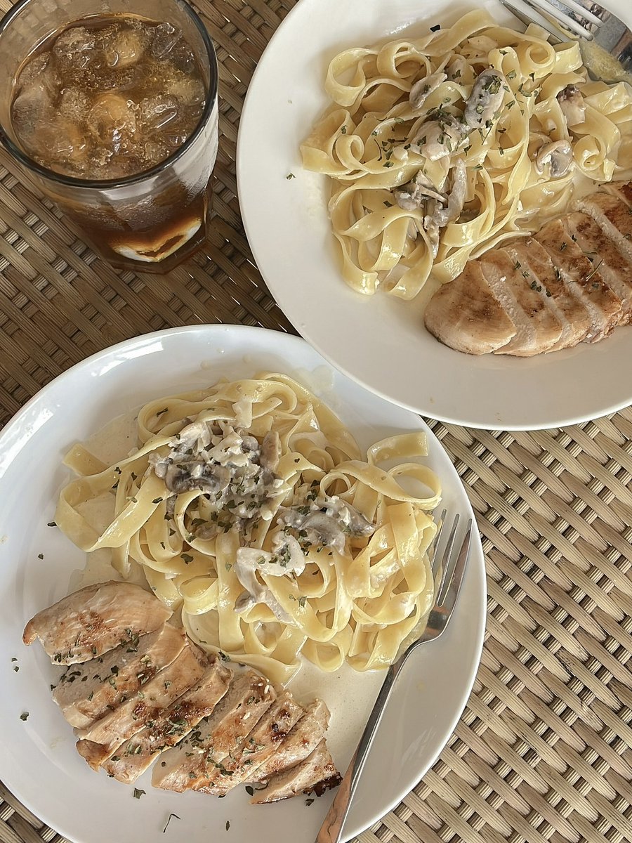 pacaran di rumah, lunch masakin makanan kesukaan pacarku ♡

resepnya di bawah yaa #syeeats