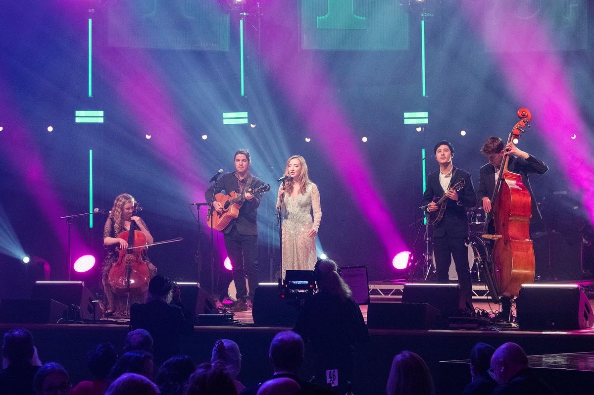theauldeners's tweet photo. We had a total blast performing at MG ALBA Scots Trad Music Awards broadcast live on BBC ALBA on Sunday night. You can catch it on BBC iPlayer ♥️ We were joined by Charlie Stewart on double bass and Joe Smee on banjo/guitar.
📸 Allan Richardson
@ionafyfe @egiracello @MandolinCMT https://t.co/aCguYcWl07