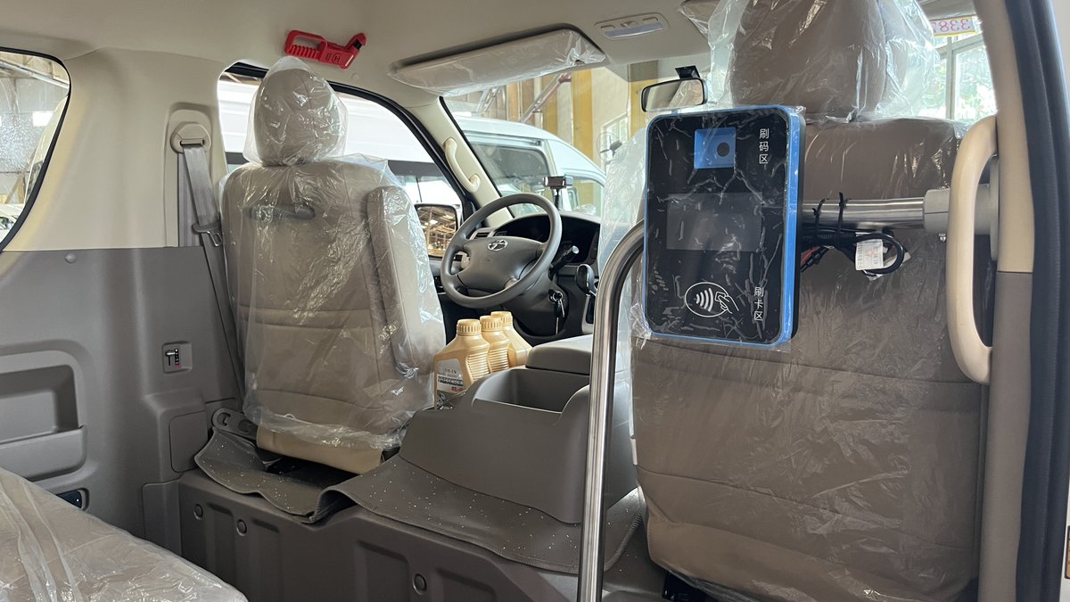 peng_harriet's tweet image. 1、Environmental protection and emission reduction, no noise, charging without rest, long range, full driving range of 350 km.
#passengervan
#fullsizevan
#23passengervan
#KASpassengervan