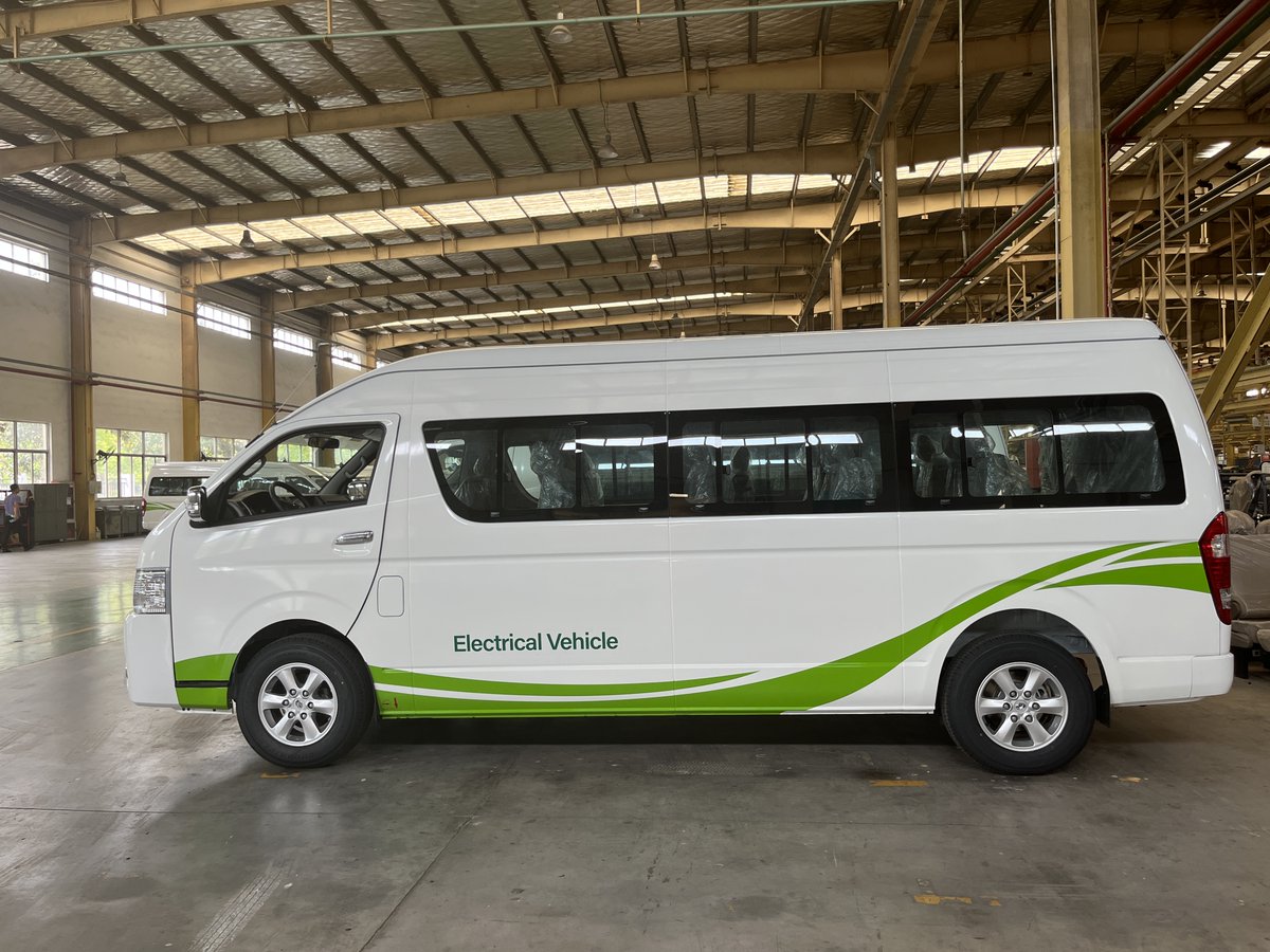 peng_harriet's tweet image. 1、Environmental protection and emission reduction, no noise, charging without rest, long range, full driving range of 350 km.
#passengervan
#fullsizevan
#23passengervan
#KASpassengervan