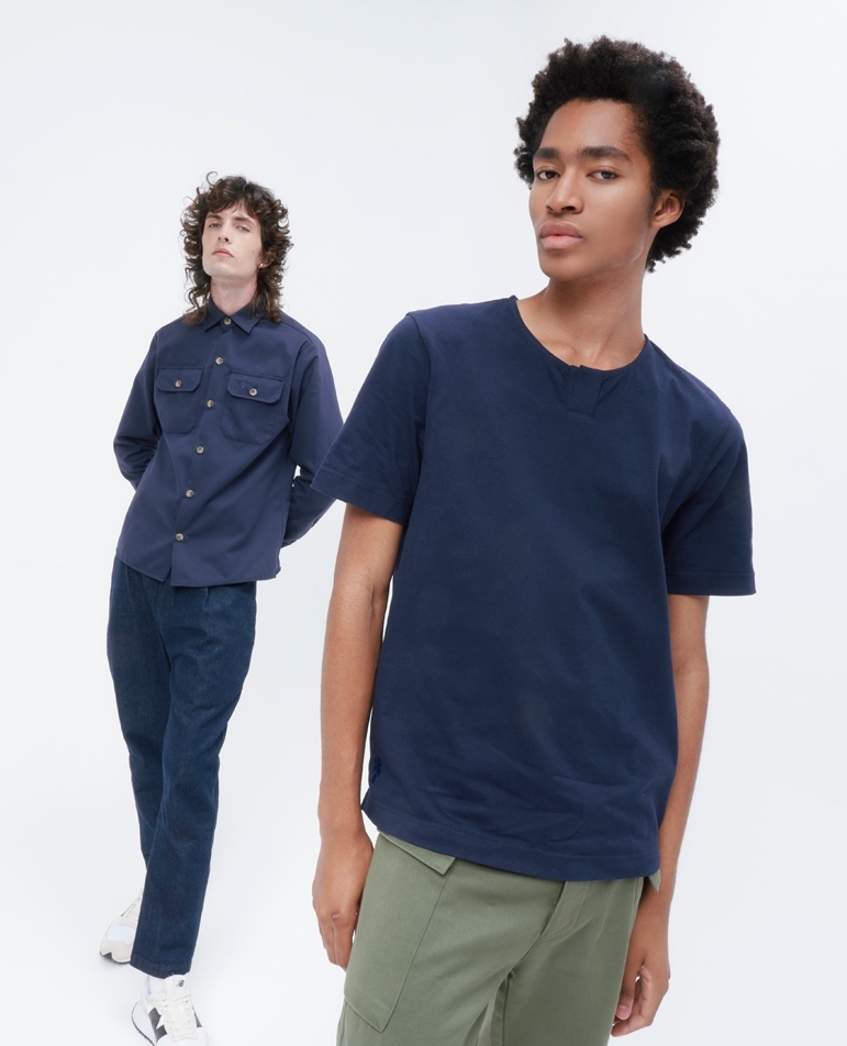 FASHION ALERT - [THE HENLEY TEE] 

Supremely understated, the F I E L D S Henley Tee is a minimalist take on the classic neckline. Constructed in pure cotton, this heavy-weight single jersey is sure to turn heads wherever you walk,

#thefieldsstore #mensfashion #fashion #design