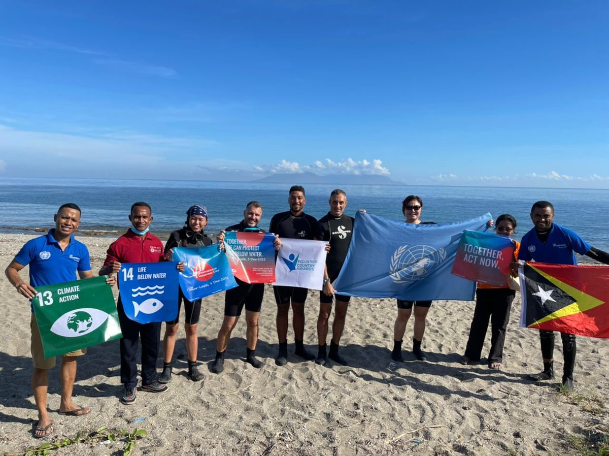 UNTimorLeste's tweet photo. #TimorLeste marks #VolunteerDay2022 to #SaveLifeBelowWater &amp; take #ClimateAction SDG13&amp;14

"Conservation of #ecosystems &amp; #biodiversity is a key feature of sustainable future. Saving our ocean remains a priority of the #UN," said UNRC a.i. Munkhtuya Altangerel @TuyaLive https://t.co/J0clue3q7s