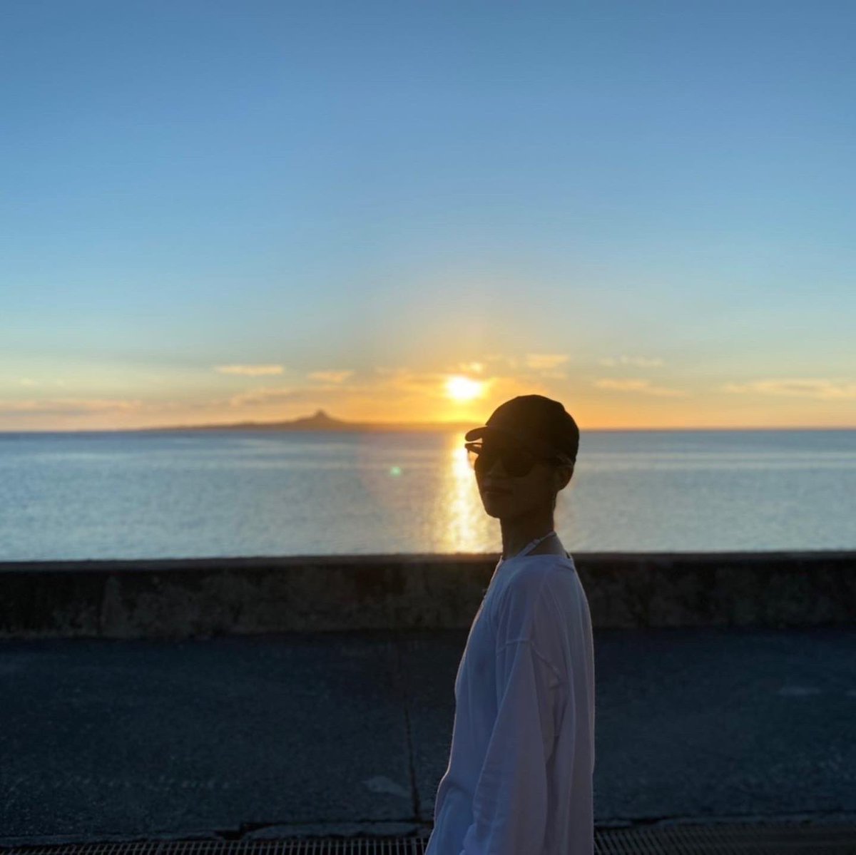 axcellcoltd's tweet photo. 休日を利用して沖縄に行ってきました🌺🌴🐠

海で遊んだり、
瀬底島でパラセイリング☁️🫧
パワースポットの備瀬フクギ並木🌳🌳🌳
に行ったりと南国を満喫してきました✨

しっかりと休みを楽しむことも大切ですよね🐥🐥🐥 https://t.co/qVUwUevfB0