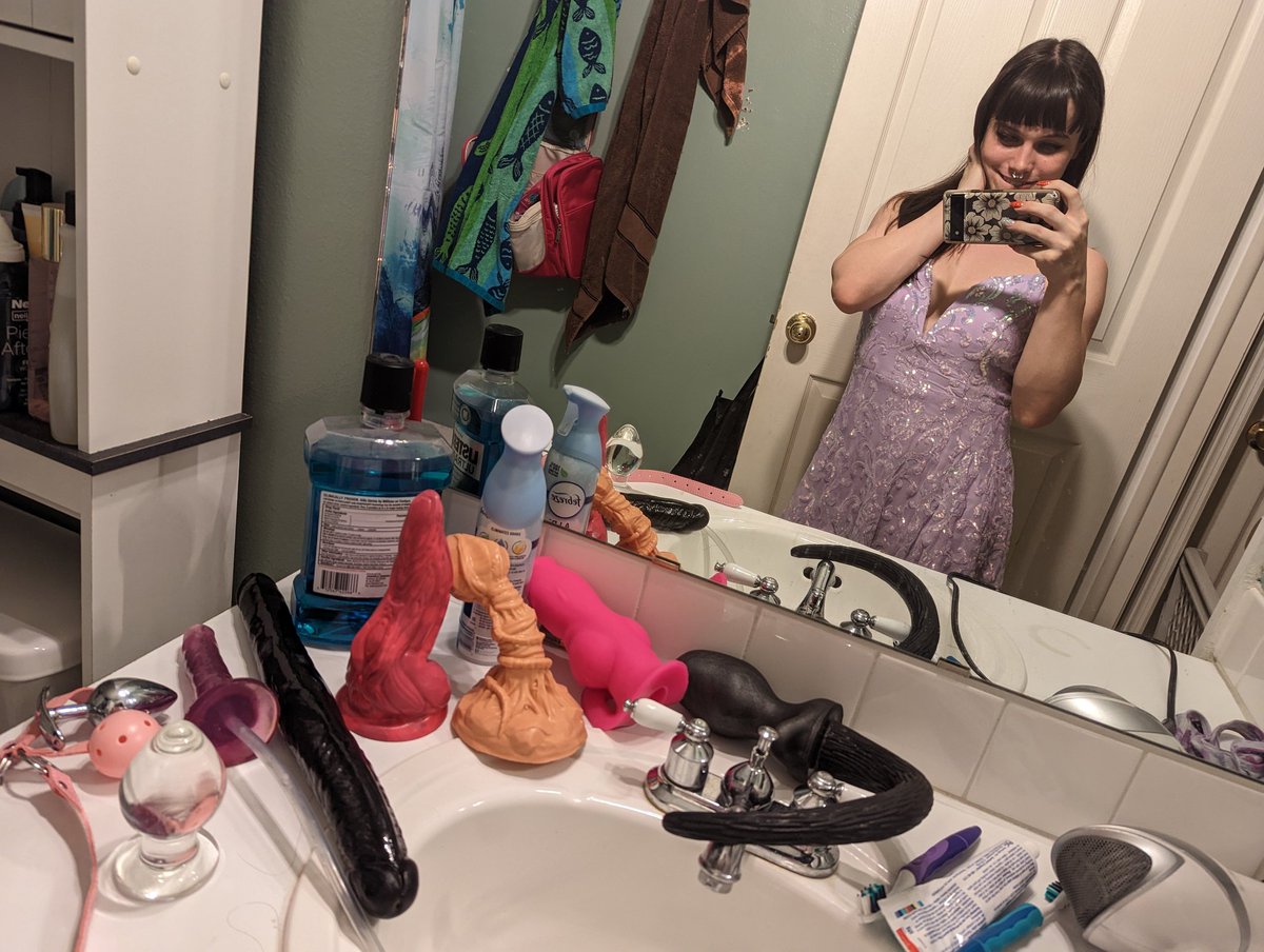 Nyxi Leon on Twitter: "All the toys I can ram into my hole in one day🤭"