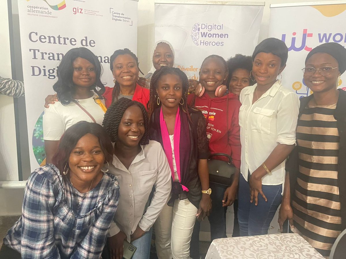 womenedtech's tweet photo. @womenedtech en collaboration avec #WIT et la #GIZ ont offert à 50 entrepreneuses du numérique le #SheGrowth Bootcamp pour innover au quotidien au sein de leur entreprise. Merci au conférencier @espoirdossah ses intervenants. https://t.co/GkVGlXUIRa
