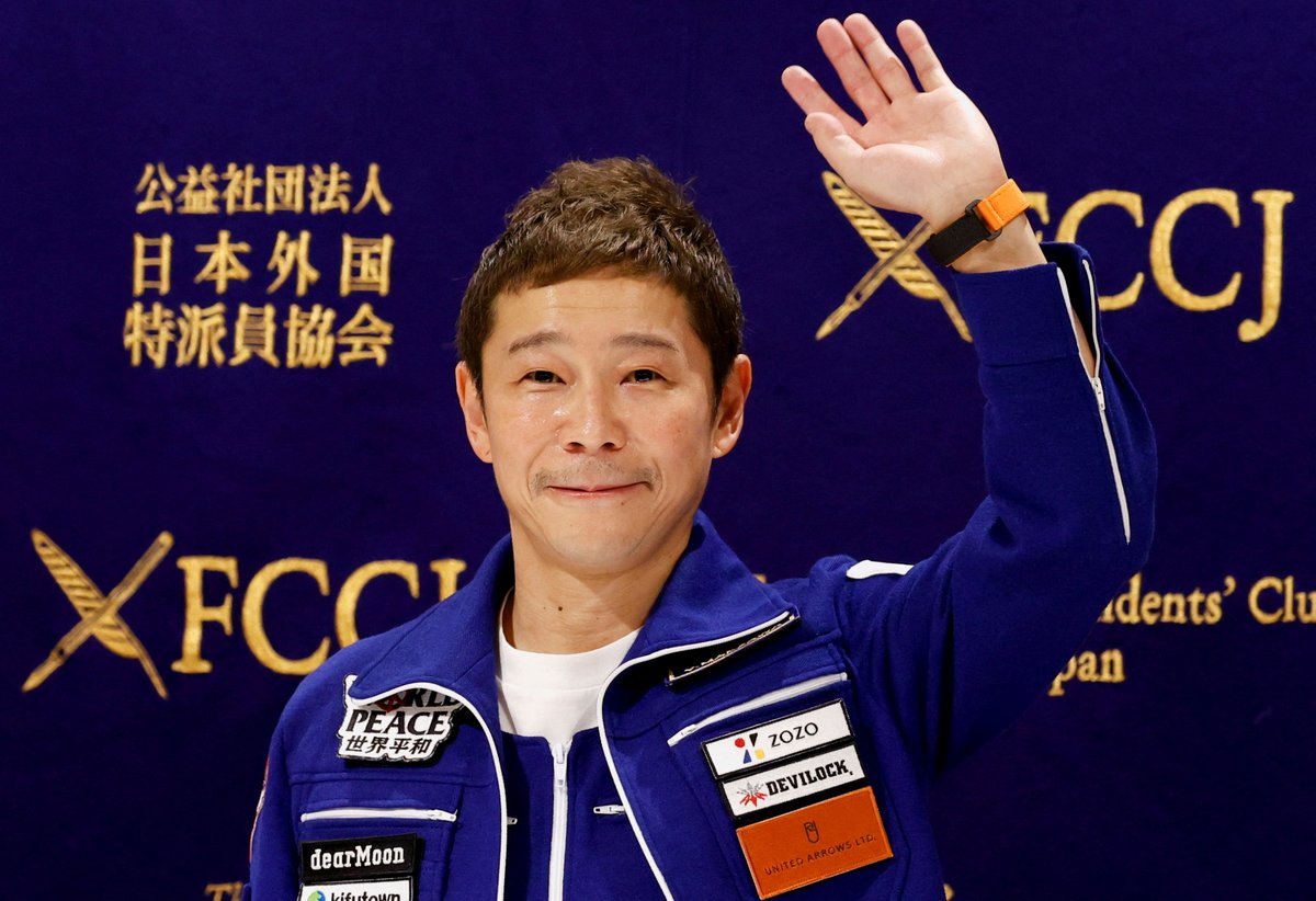 DeshmukhHarish9's tweet photo. Japanese billionaire #YusakuMaezawa announced the #dearMooncrew
DJ & producer #SteveAoki
Youtube creator #TimDodd
Artist #Yemi A.D.
Photographer #KarimIliya
Photographer #RhiannonAdam
Filmmaker #BrendanHall
Actor #DevJoshi
Musician #TOP
#Top #tokyo #yusaku #spacex #space https://t.co/nP27JW9CkY