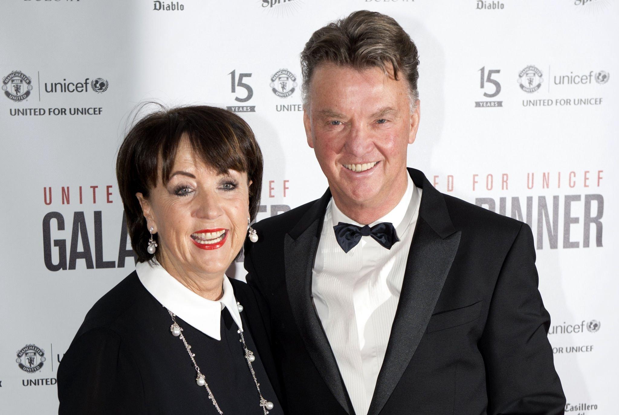 manchester-united-world-on-twitter-truus-van-gaal-istri-lvg-louis