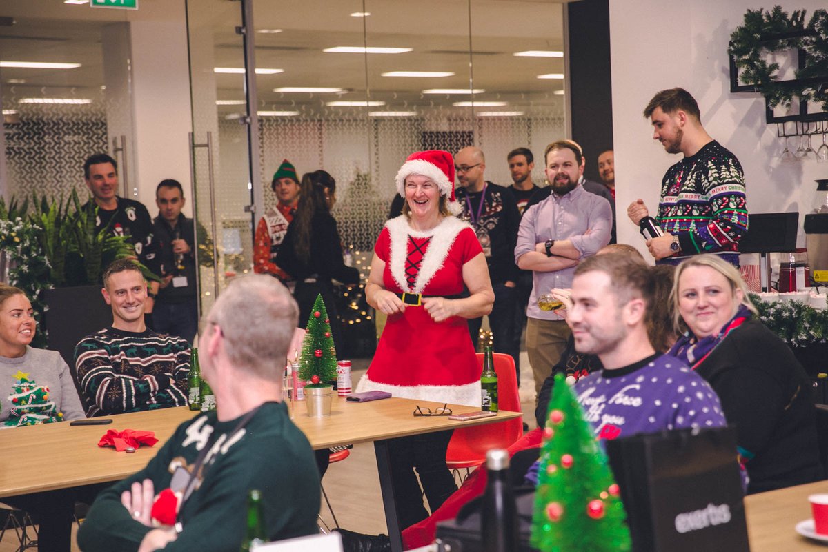 #TeamUltima raised a mistle-toast to the holiday season last week whilst battling it out to be voted our 'Most Festive Employee'!❄️ #seasonsgreetings #christmas #ultimafamily