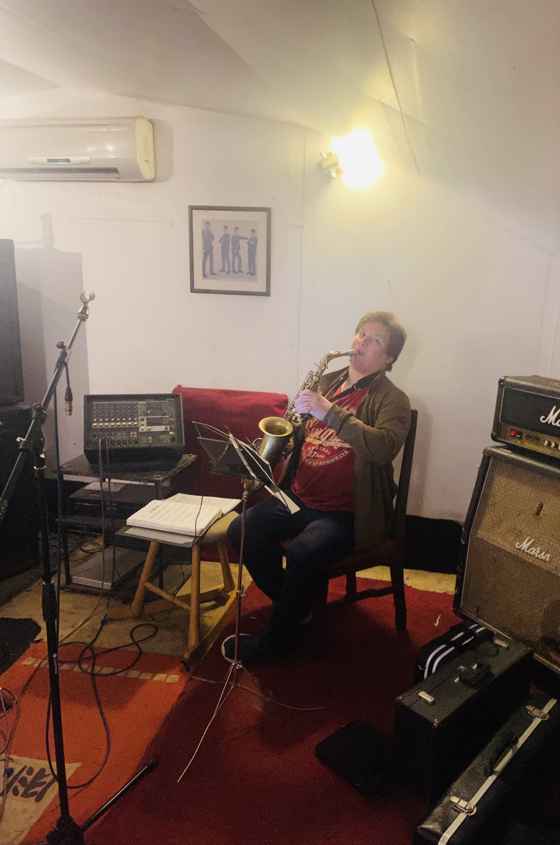 BonaFideStudio's tweet photo. Happy Friday from our #rehearsalroom 2 and our regular #saxophone master Frances.
When you play a #sax, that saxophone is irreverent. It's noisy; it's a trickster... you cannot hide the saxophone in your hands, so it's a good teacher!
02088839641
#musicrehearsalspace #saxpractice https://t.co/bhHifnvhGm