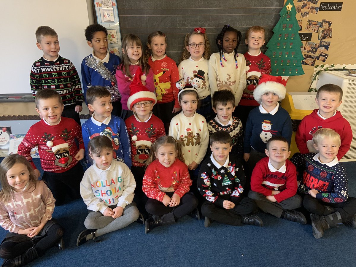 MrsMeza_'s tweet photo. Christmas Jumper Day in P2M! https://t.co/r4Xl14eivM