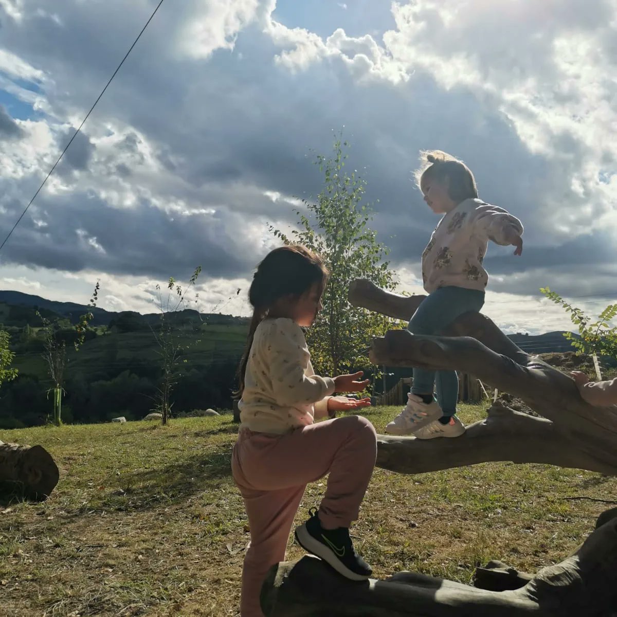 Aprobetxatu zuen seme-alabak hain gustura jolasten duten Ikastetxeko txokora gerturatzeko. Gozatu!
-
#lasallezarautz #ikasleaerdigunean #HobeElkarrekin #ITBLaSalle #lasalle #lasallezarautzeskolaberria #zarautz