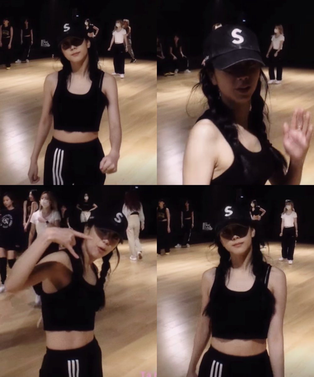 jisoosjpg's tweet photo. her https://t.co/0otN8FAy7D