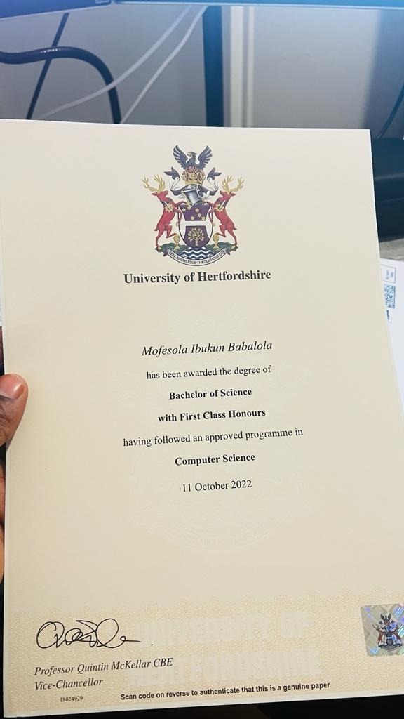 ikemofepo's tweet photo. Yesterday, 10 years after finishing with a third class from OAU, I graduated from @UniofHerts with a first class in Computer Science.

What did they say about what God cannot do again? https://t.co/oypH3FA17C