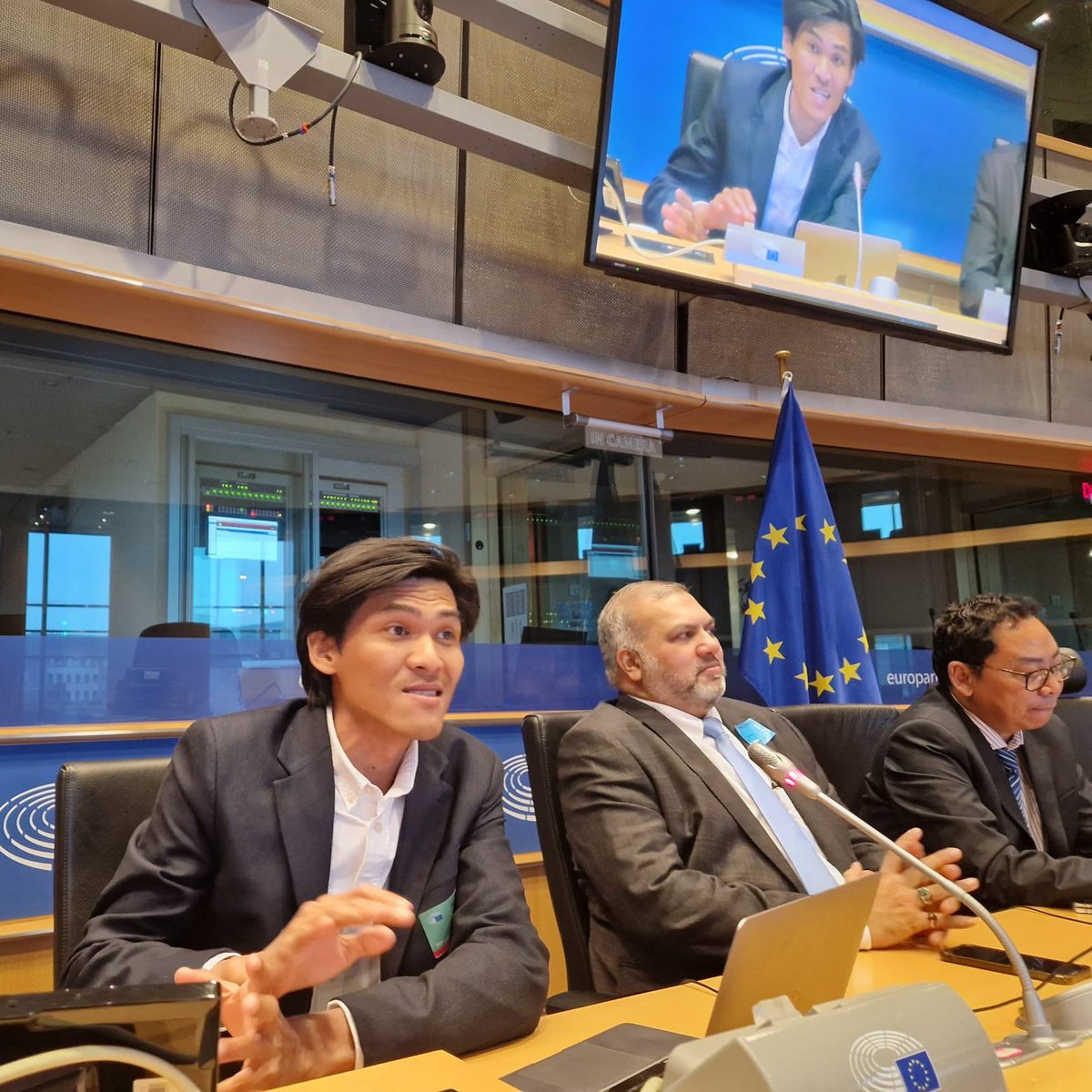 European Parliament in ASEAN (@epinasean) on Twitter photo Journalists have found themselves on the frontline in post-coup #Myanmar. <a href="/mrattkthu/">Mratt Kyaw Thu</a> outlines how he had to go into hiding after interviewing the first captain who defected after 1 Feb.
He adds: "Planes are bombing villages every other day, and 500+ villages have been burned" Journalists have found themselves on the frontline in post-coup #Myanmar. <a href="/mrattkthu/">Mratt Kyaw Thu</a> outlines how he had to go into hiding after interviewing the first captain who defected after 1 Feb.
He adds: "Planes are bombing villages every other day, and 500+ villages have been burned"