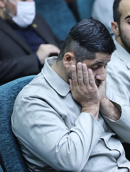 #محمدمهدی_کرمی و #محمد_حسینی متهم ردیف اول و دوم پرونده مرگ روح‌الله عجمیان بسیجی هستند. ارتباطی با جهان بیرون ندارند و حتما الان خیلی آشفته و نگران‌اند 

-اگر خانواده‌شون رو به هر شکلی می‌شناسید ترغیبشون کنید به اطلاع‌رسانی درباره وضعیت فرزندشون