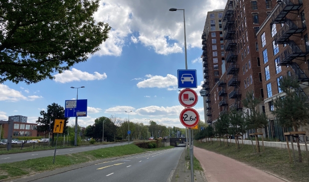 Havenloods's tweet photo. Wandelen om de Daniel den Hoedbrug mogelijk te maken [Column Fred Marree] -  https://t.co/381dUl5i5a https://t.co/lhxs9UCU5U