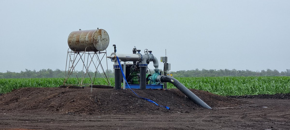 Friday commissioning day. 550m Valley Rainger Pivoting lateral near Cecil Plains dragging 225mm Poly doing 115l/s. Too wet to trench 4 weeks ago and cotton getting thirsty today.