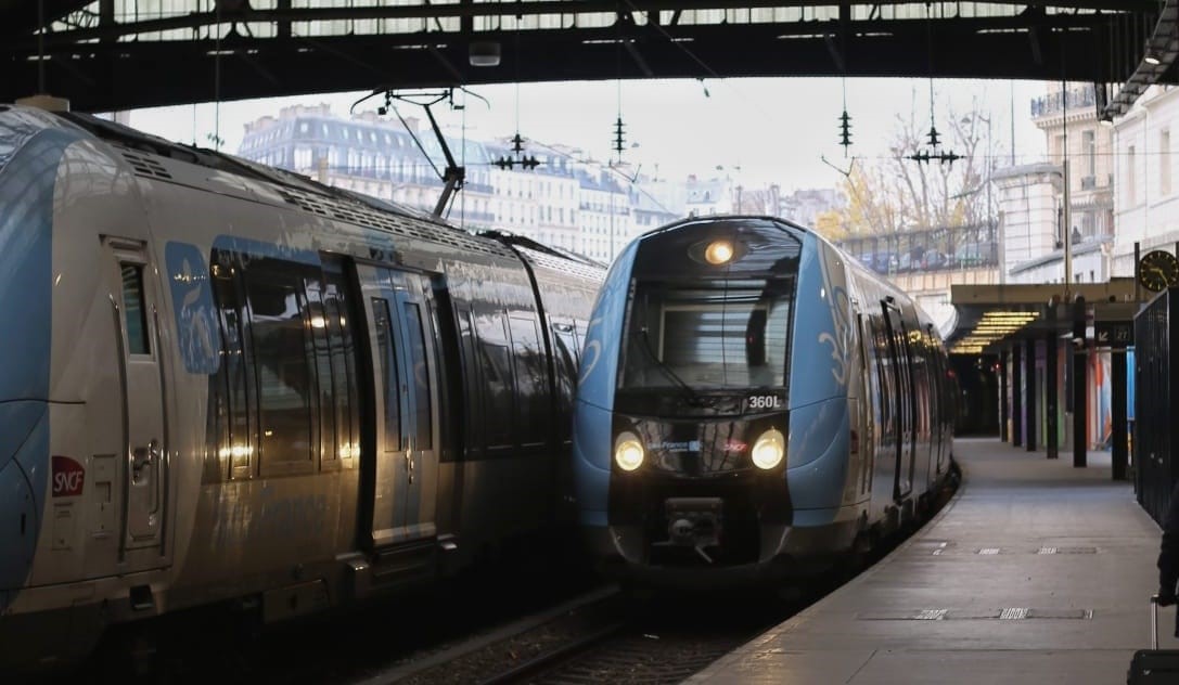 Actu_Transilien's tweet image. 🚊 Arrivée de la 360e et dernière rame du Francilien (ou #NAT ou #Z50000) en @iledefrance.
L&apos;occasion de retracer l&apos;histoire de ce matériel incontournable des déplacements ferroviaires #MassTransit et indissociable de @SNCFVoyageurs &amp;amp; @IDFmobilites [1/11]
