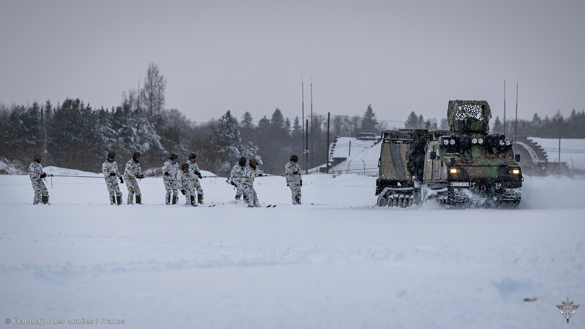 FjhoUCZWQAA3O9f?format=jpg&name=large