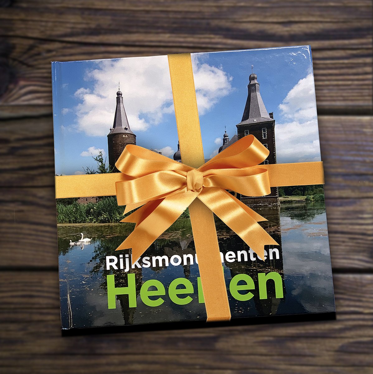 OMDHeerlen's tweet photo. Op zoek naar een bijzonder geschenk? Doe dan nu het boek 154 Rijksmonumenten Heerlen cadeau. 

Bestel via: 
https://t.co/kELD7likpP

Het boek kost € 39,95 en wordt snel na betaling bij u thuis bezorgd. https://t.co/QFNZWOt2nE