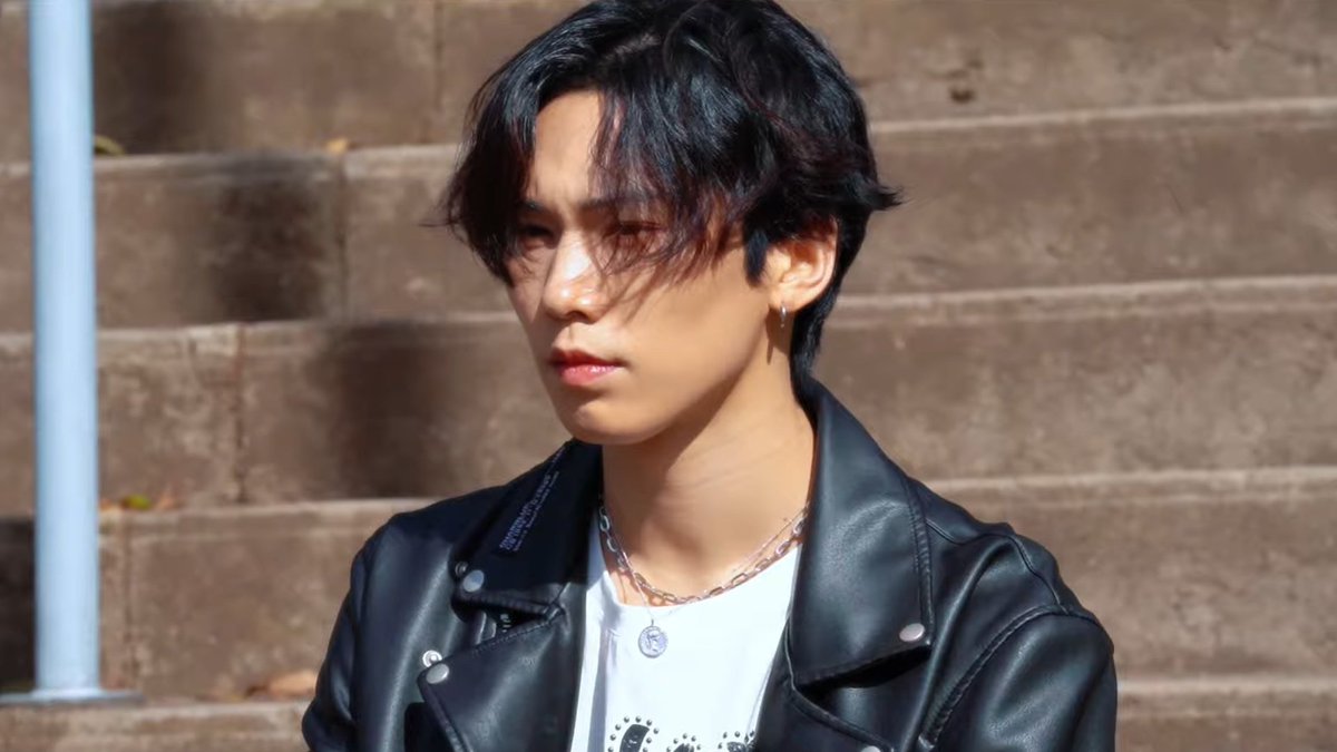 ROCKYSODE's tweet photo. campus crush 🫶🏻 

#라키 #ROCKY https://t.co/mhwwydRn5r