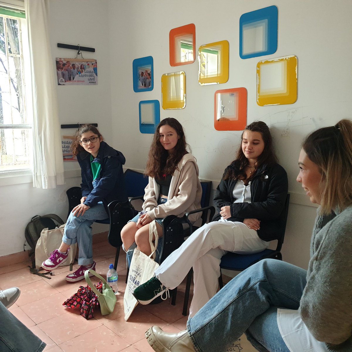 Language lessons and workshop at Escuela de idiomas La playa #escueladeidiomaslaplaya