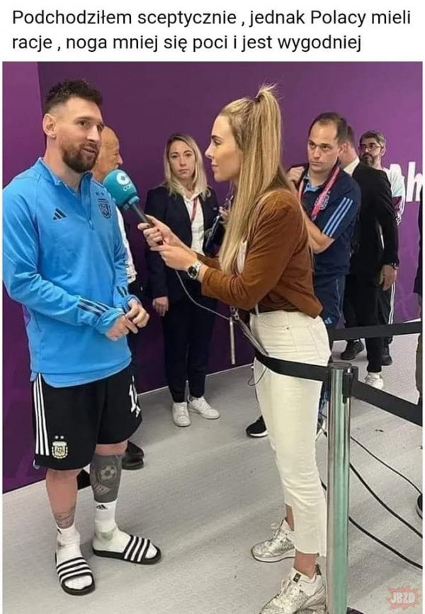 FjhpuXxXgAAr7CD?format=jpg&name=900x900