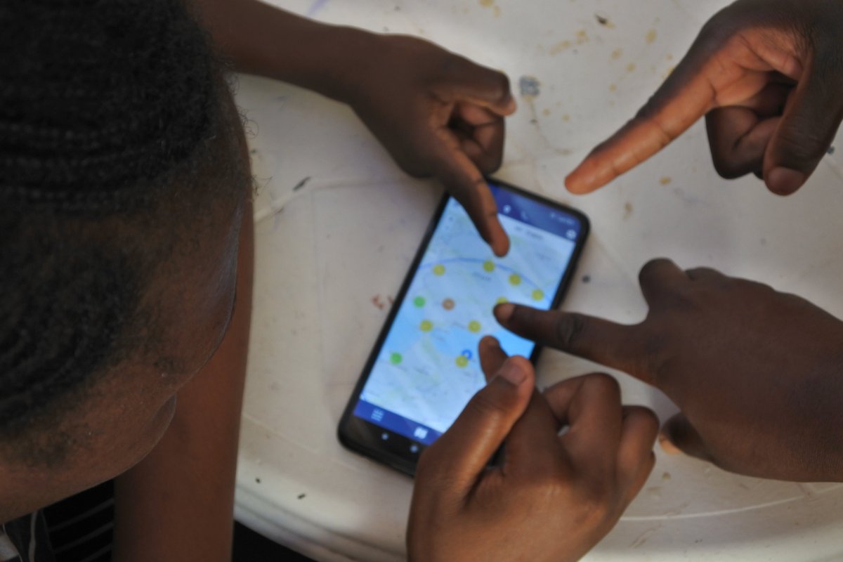ddmigrations's tweet photo. Enlightening reflections by our partner #RefAid explaining how technology can shine the light.
“You can't fix what you can’t see... How can displaced populations find what they need as they navigate new communities and new realities?"
@refugeeaidapp
👉https://t.co/QfvoUM9vT8 https://t.co/xsYFzZKvSS