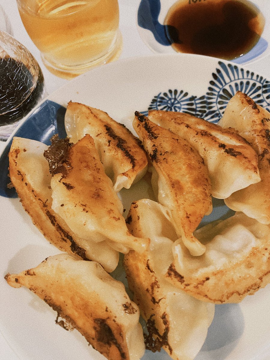 Yaki Gyoza (fried dumplings)!!! Meshiagare!!!