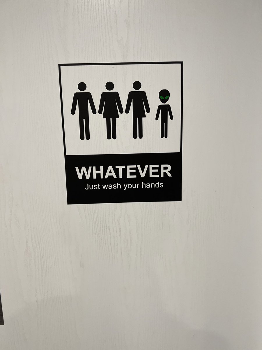 pivonka_david's tweet photo. @zoufaly_barista Z mého ubytování minulý rok. Na kampusu taky máme spoustu gender neutral záchodů a jediný problém je možná tak, že tam máš jenom kabinky :D https://t.co/4lvFWC4L0y