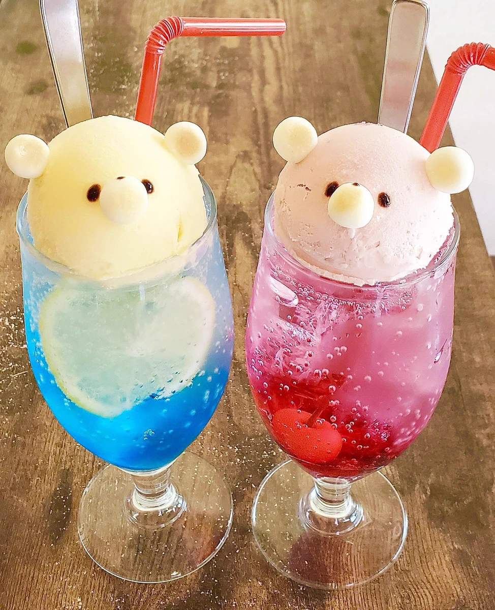 くまさんがこっち見てる！色とりどりで可愛い「クリームソーダ」。