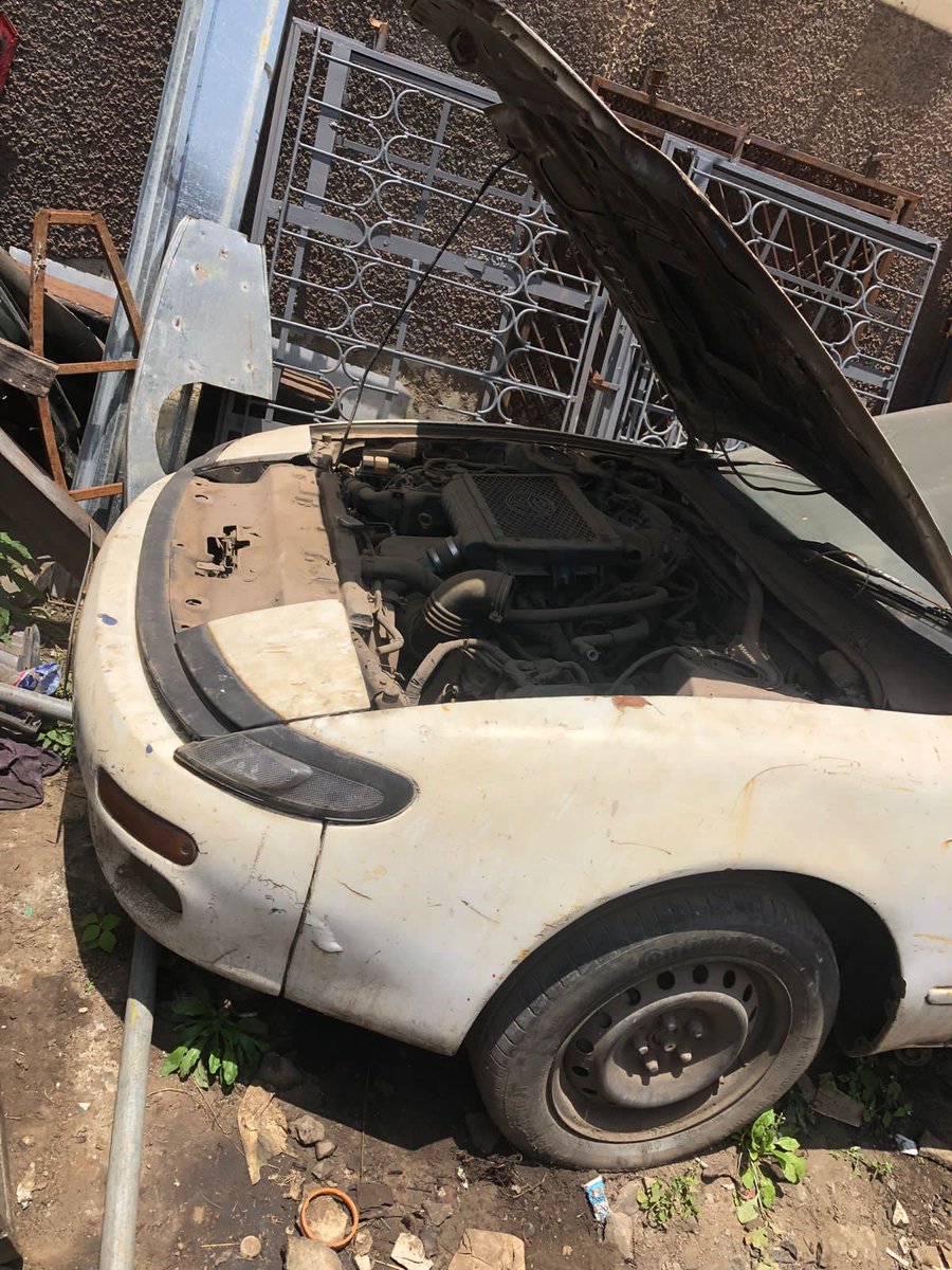 gari_za_kenya_'s tweet image. Quick thread on a 1992 Toyota Celica restoration.
No jokes here....
It lay here for 10 or more years
