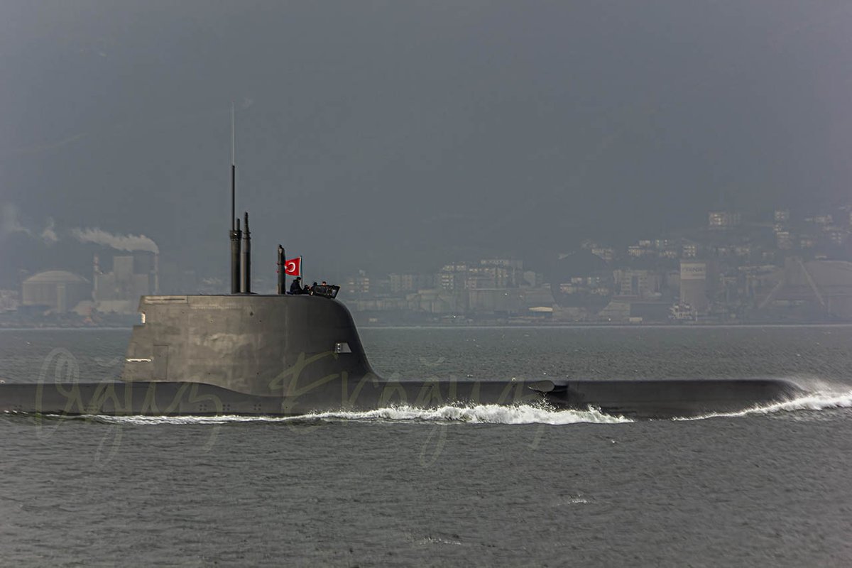 OguzEroguz1's tweet photo. #TurkishNavy's new #AIP #submarine #ReisClass #Type214TN #TCGPirireis #S330 on way back to #Gölcük naval base after sea trials. https://t.co/yTUP3ikizA