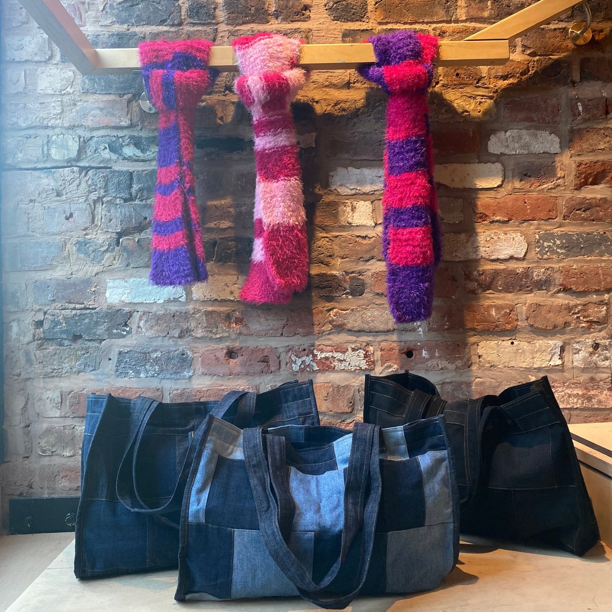 🧣More items keep getting dropped off for the pop-up shop by the creative collective artists, and they are too incredible not to share! ⁠ ⁠ #supportlocalartists #youthplatform #youthopportunities #creativespace #manchesterartists #manchestergallery #supportourwork