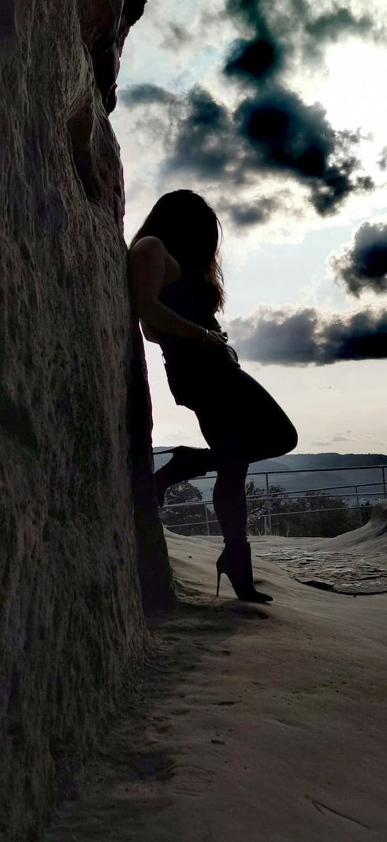 herrinmissi's tweet photo. Hello World 
#feet #feetandlegs #highheels #heels #legs #legslovers #feetmodel #feetpics #fetischmodel #sexy #stilleto #ruin #burg #castle #travel #herrin #domina #slave #sklave #fetisch #göttin #queen #Mistress #goddess #bdsmِ https://t.co/qme0q2Wu9c