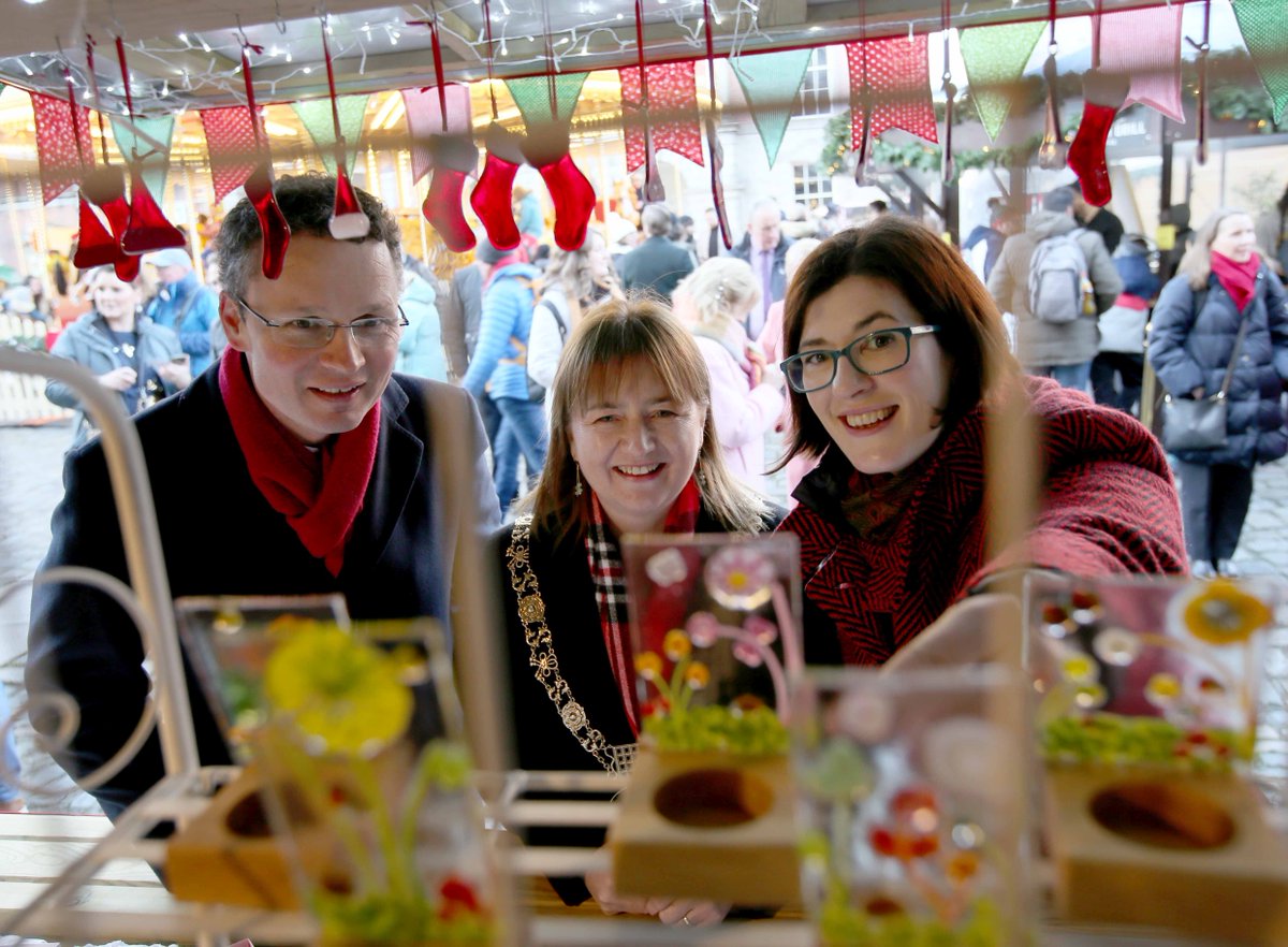 dublincastleOPW's tweet photo. Minister Patrick O'Donovan, Lord Mayor of Dublin, Cllr. Caroline Conroy and OPW Dublin Castle staff opened the gates for the first day of Christmas at the Castle on 8th December. #WinterInDublin #LoveIreland #KeepDiscovering @VisitDublin @dublincitycouncil https://t.co/Jgb8GYx8I7