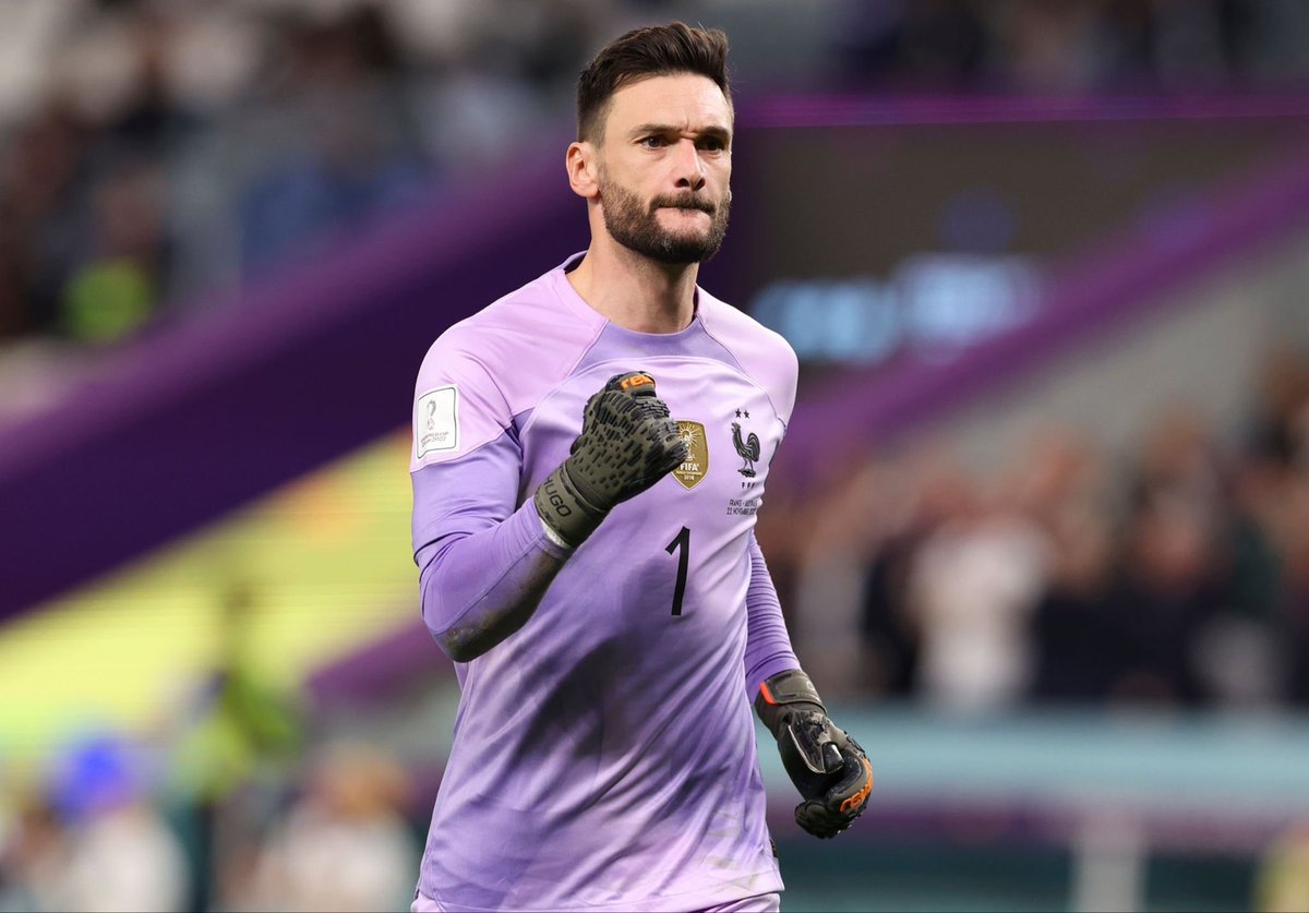 lnstantFoot's tweet image. Hugo Lloris sur la presse anglaise l’ayant désigné comme talon d’Achille de l’EDF:

« On fait abstraction de tout ça. On n'a pas forcément besoin de motivation qui vient de l'extérieur pour un 1/4 de finale de CDM. Ils ont leur opinion, il faudra répondre sur le terrain » 👊🏽 #FRA