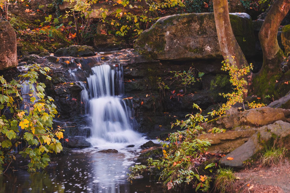 Wanted to try a longer exposure on this shot, handheld…
Canon EOS R7 + RF100-400mm. 
108mm | 1/2 sec | f/8.0 | ISO100

#agameoftones #photography #photographysouls #nature #sky #landscape #trees #canon #canoneos #canoneosr7 @canonuk #LCEcapture #glshooters #lightroom #apple