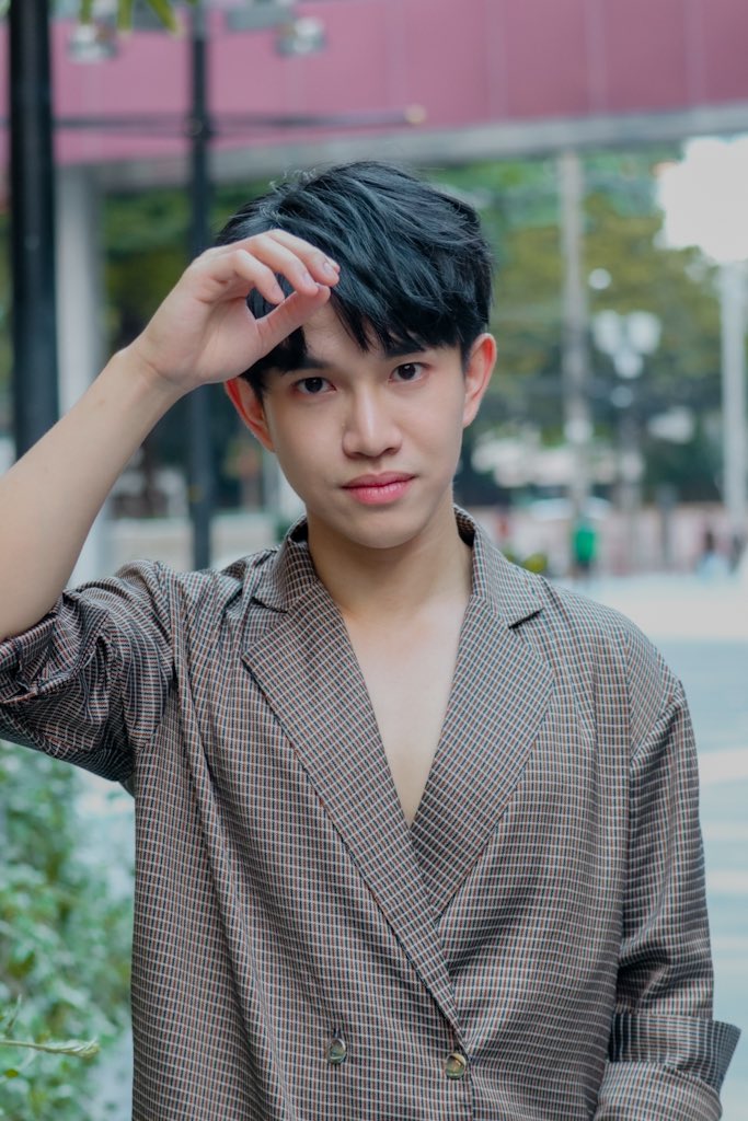 c_patchap's tweet photo. เธอ รู้ปะเราชอบใคร ลองอ่านคำแรกสิ 😉
@3kok_KL
#ก๊กเป็นก้อน
#เจ้าก้อนของก๊ก
#kokliang
#หมอหล่อบอกต่อ
#versaceparfums https://t.co/P59s30yQcK